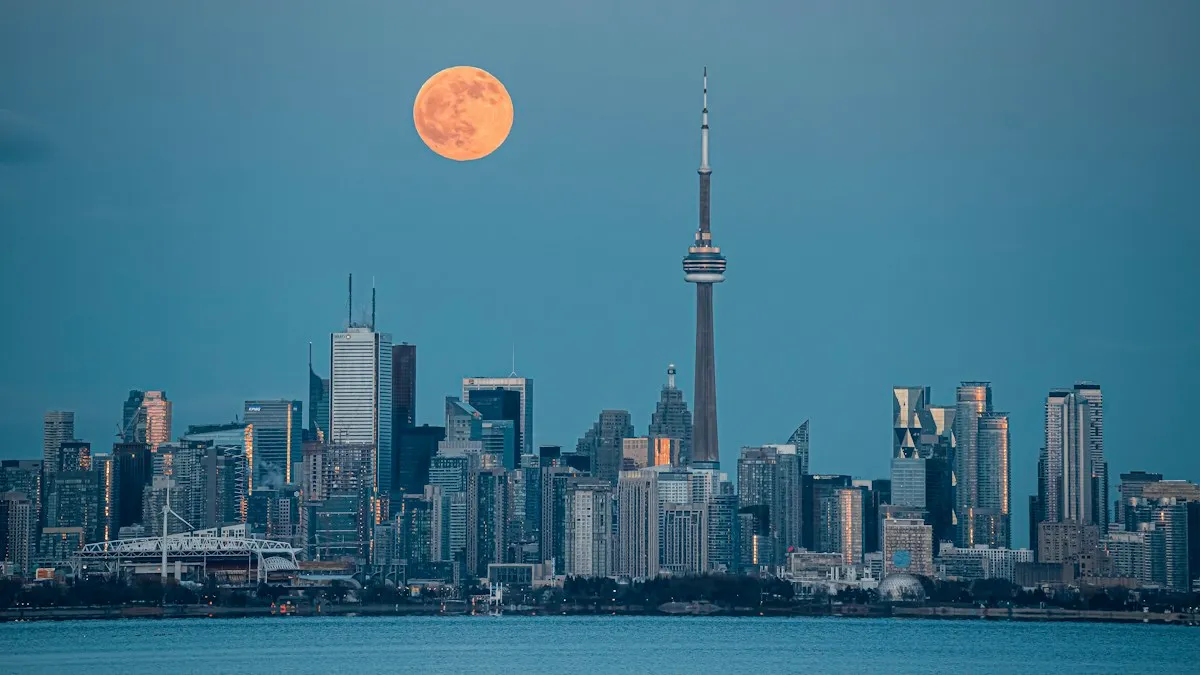 IPTV Toronto – Toronto skyline under a full moon
